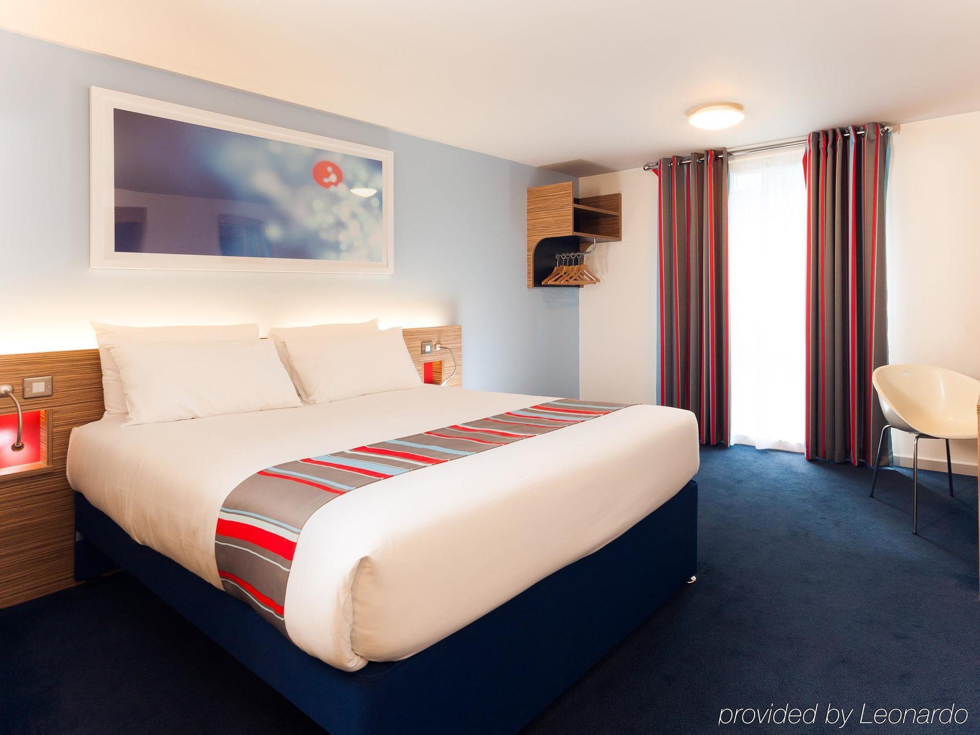 Travelodge Cameron Toll Hotel Эдинбург Экстерьер фото