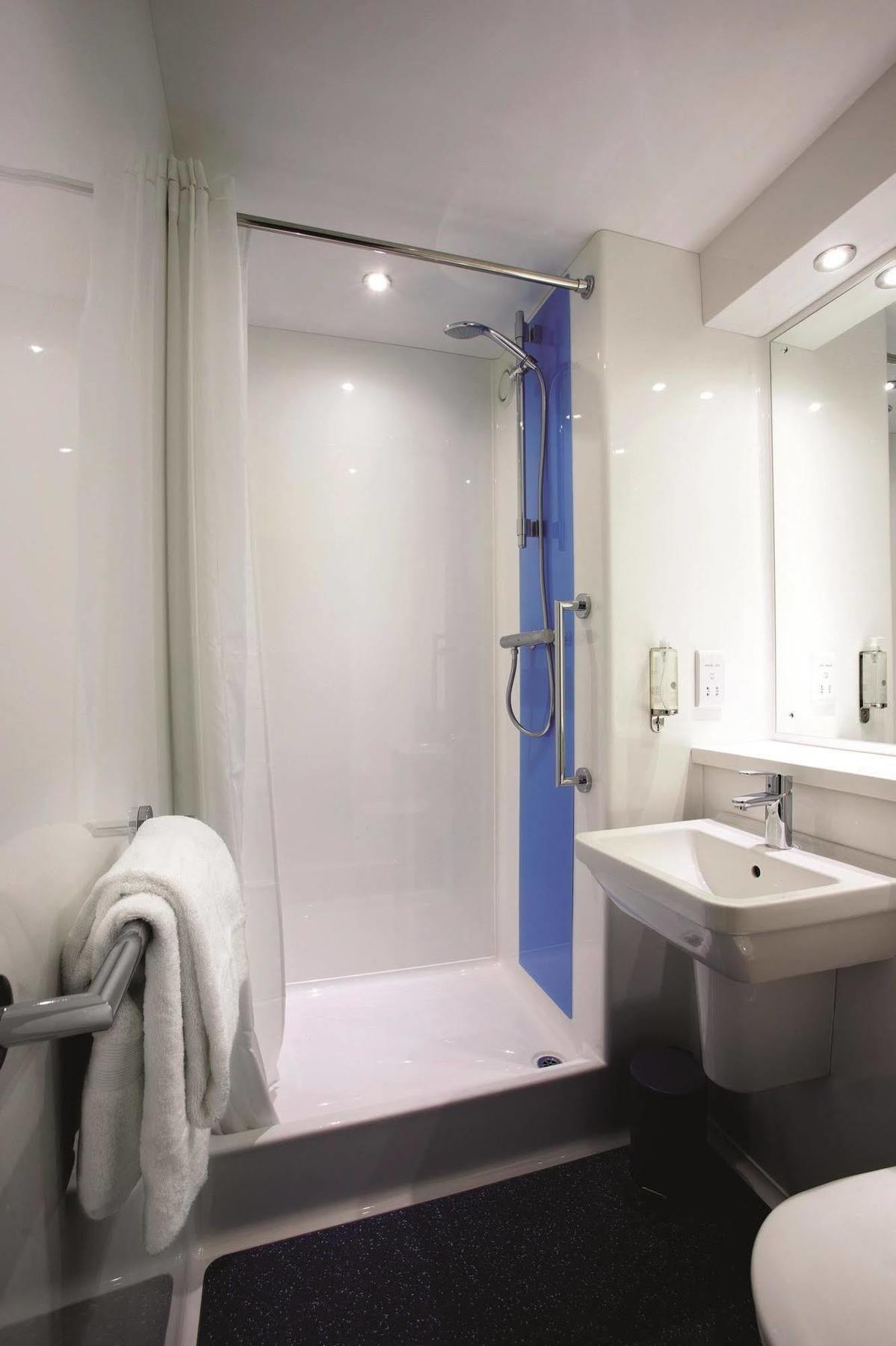 Travelodge Cameron Toll Hotel Эдинбург Экстерьер фото
