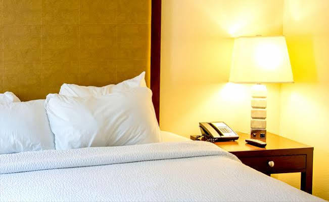 Travelodge Cameron Toll Hotel Эдинбург Экстерьер фото